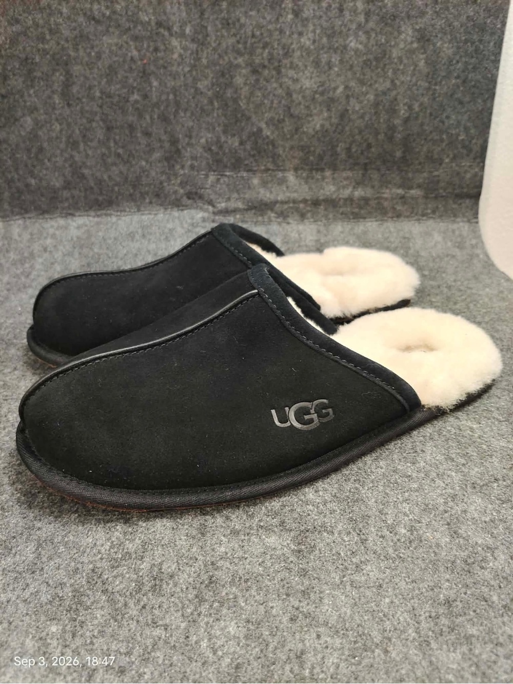 NWOB UGG Men's Scuff Suede Slippers Black Size 11 Black